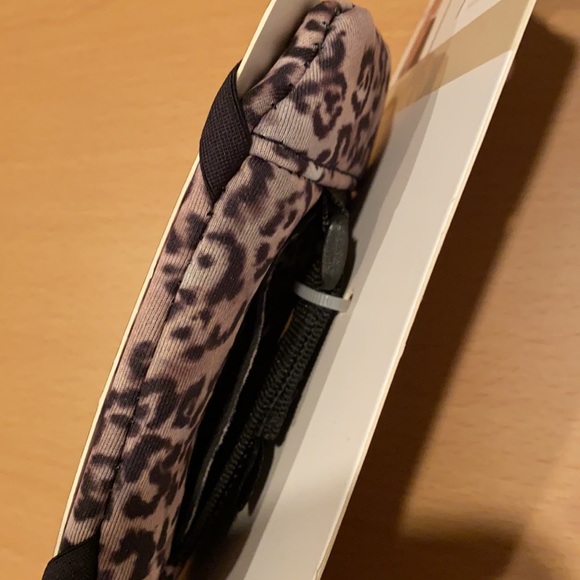 Jessica Simpson Phone Grip Hand Band Cheetah - Picture 5 of 5